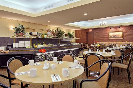 Ramada Hotel Downtown Calgary 05.[1]
